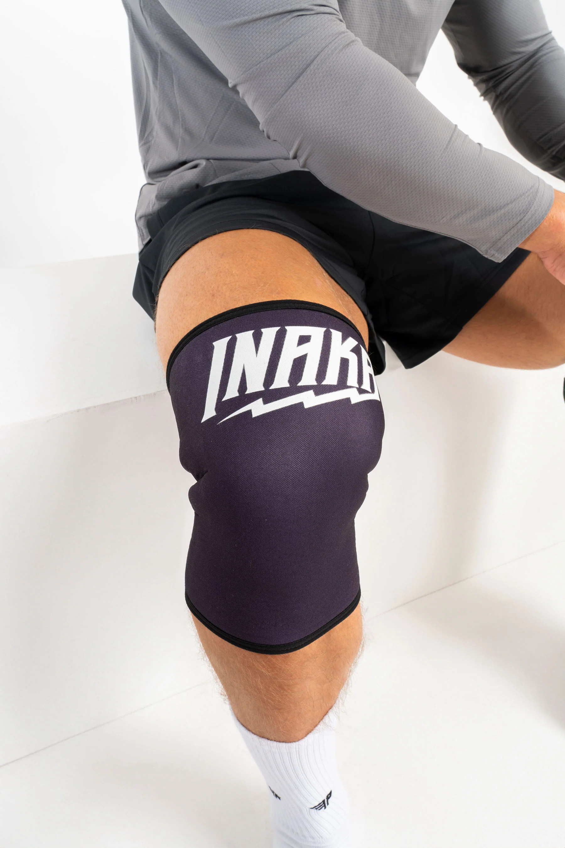 BOLT KNEE SLEEVES - DARK PURPLE - Image 3