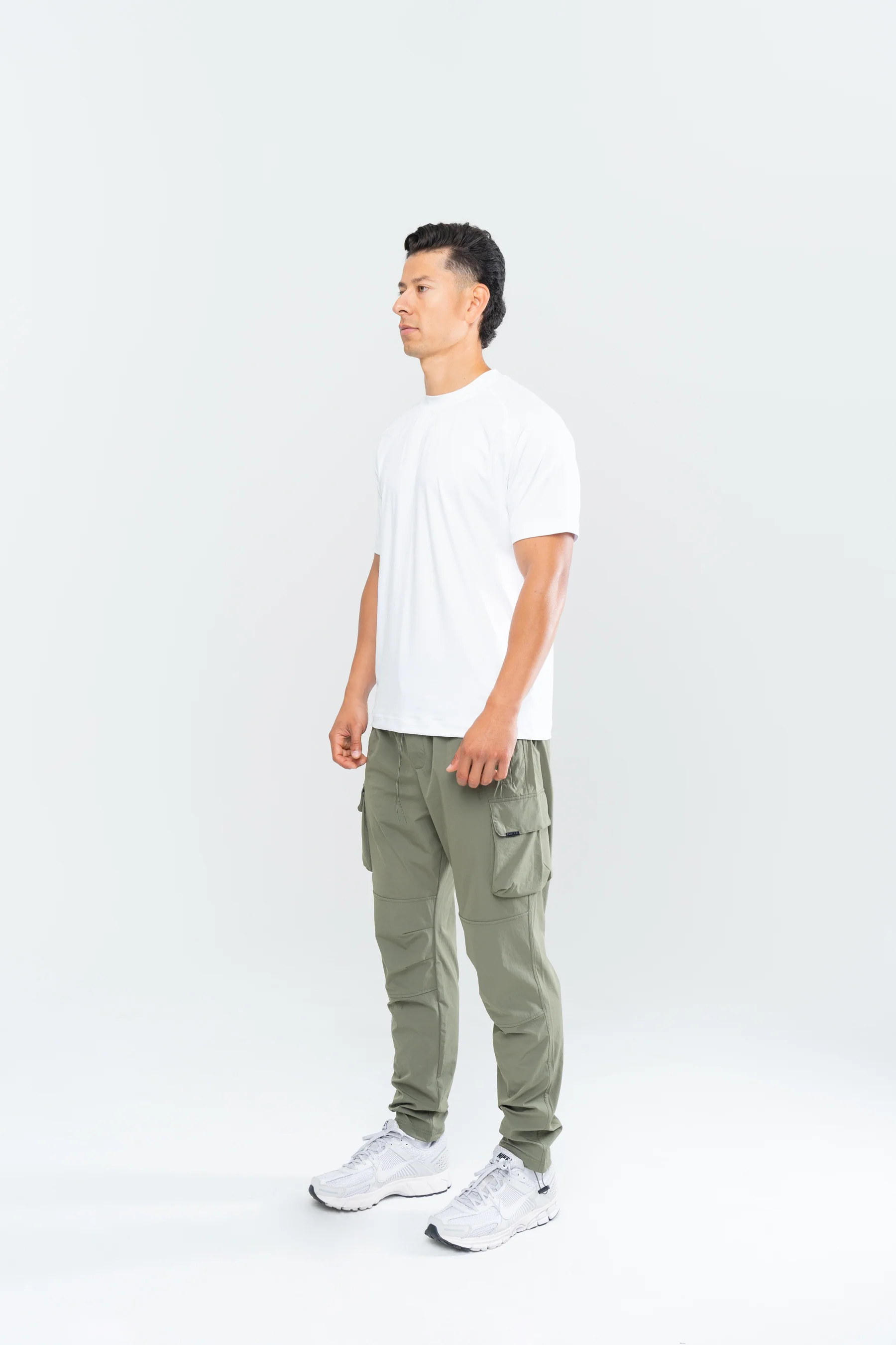 MEN'S PERFORMANCE TECH CARGO JOGGERS - OLIVE - Image 4